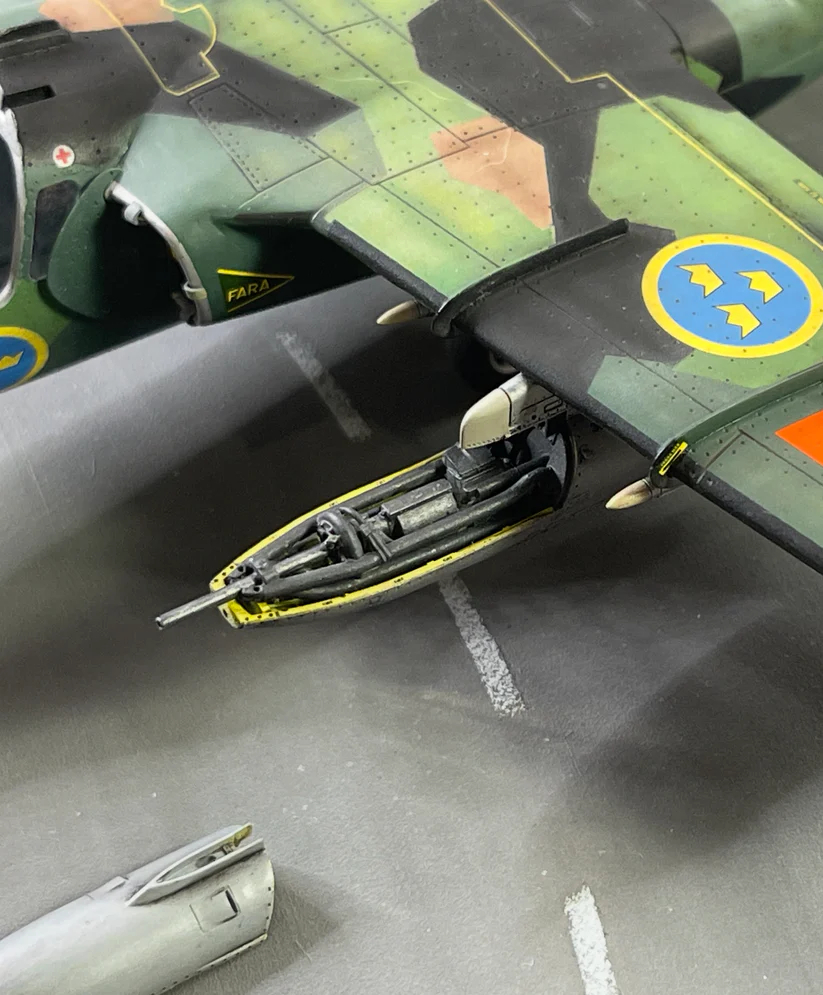 Pilot Replicas 483D015 FFV 30 mm Gun pod (Matra SA-10) for SAAB 105/SK60 & 37 Viggen - Afbeelding 3